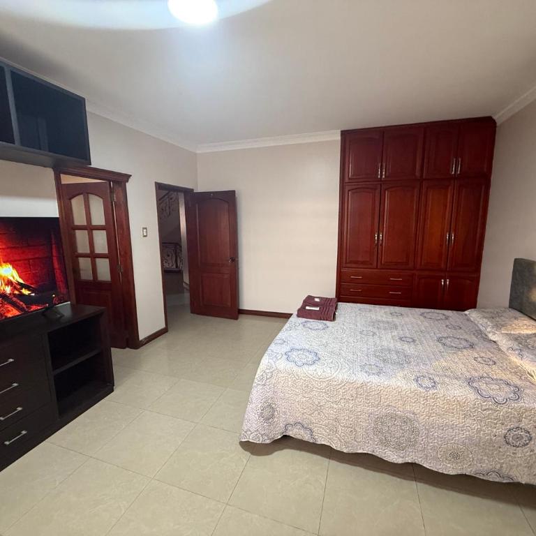 Habitación Crucitas Piedra en Machala - Double Room with Private Bathroom - 11