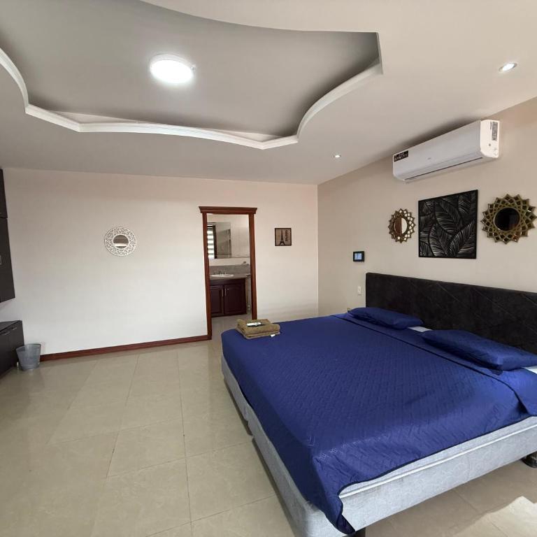 Habitación Crucitas Piedra en Machala - Double Room with Private Bathroom - 8