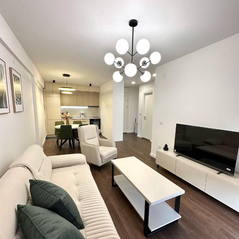 I&I Tesla Apartment III - One-Bedroom Apartment - 2