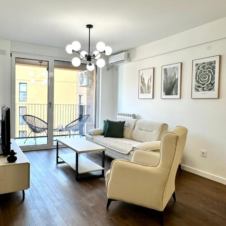 I&I Tesla Apartment III - One-Bedroom Apartment - 9