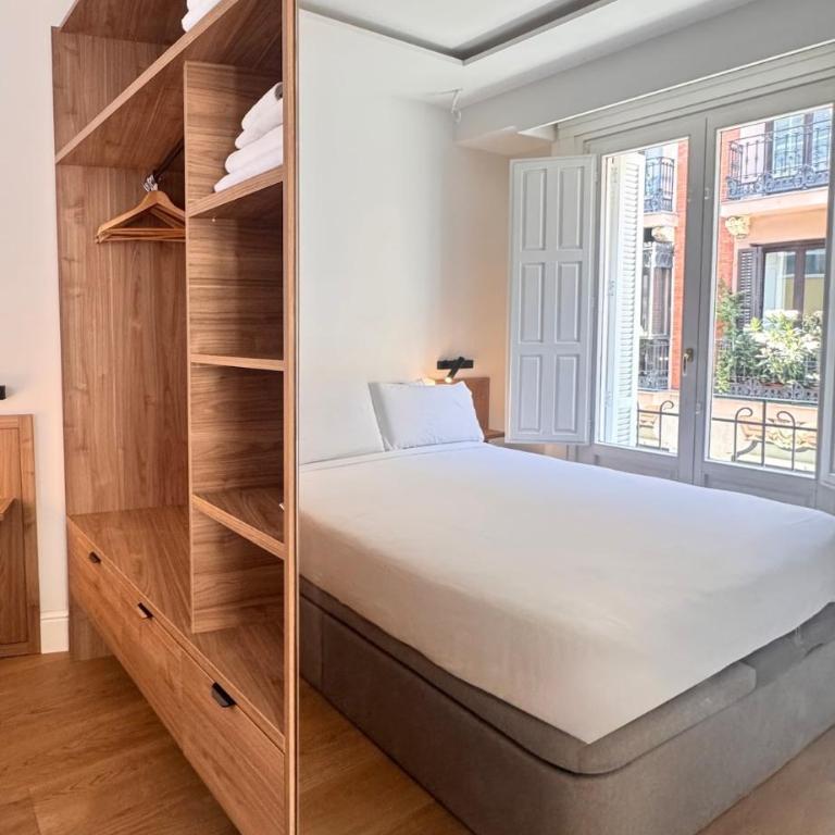 Stylish Plaza Mayor View Prime City Location - Superior Apartment with City View - 7