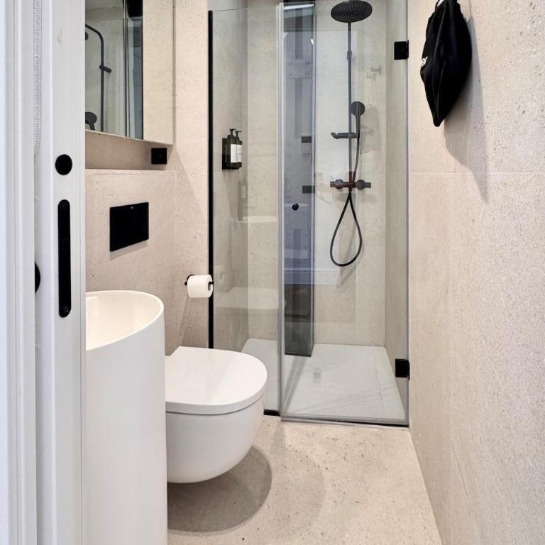 Stylish Plaza Mayor View Prime City Location - Superior Apartment with City View - 14