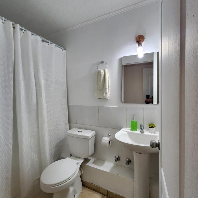 Depto Talca 3D 2B, cable, WiFi y estacionamiento - Three-Bedroom Apartment - 11