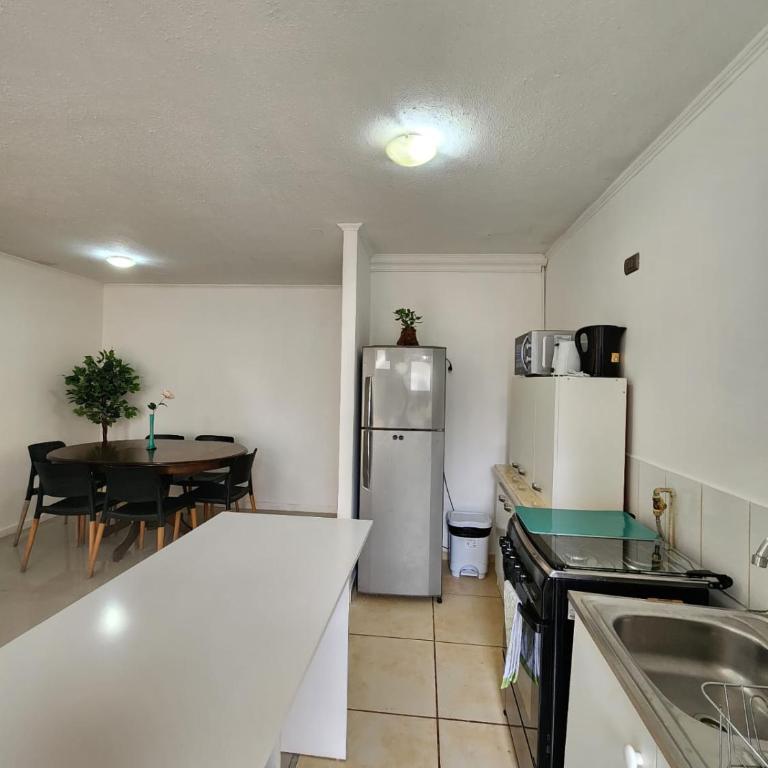 Depto Talca 3D 2B, cable, WiFi y estacionamiento - Three-Bedroom Apartment - 9