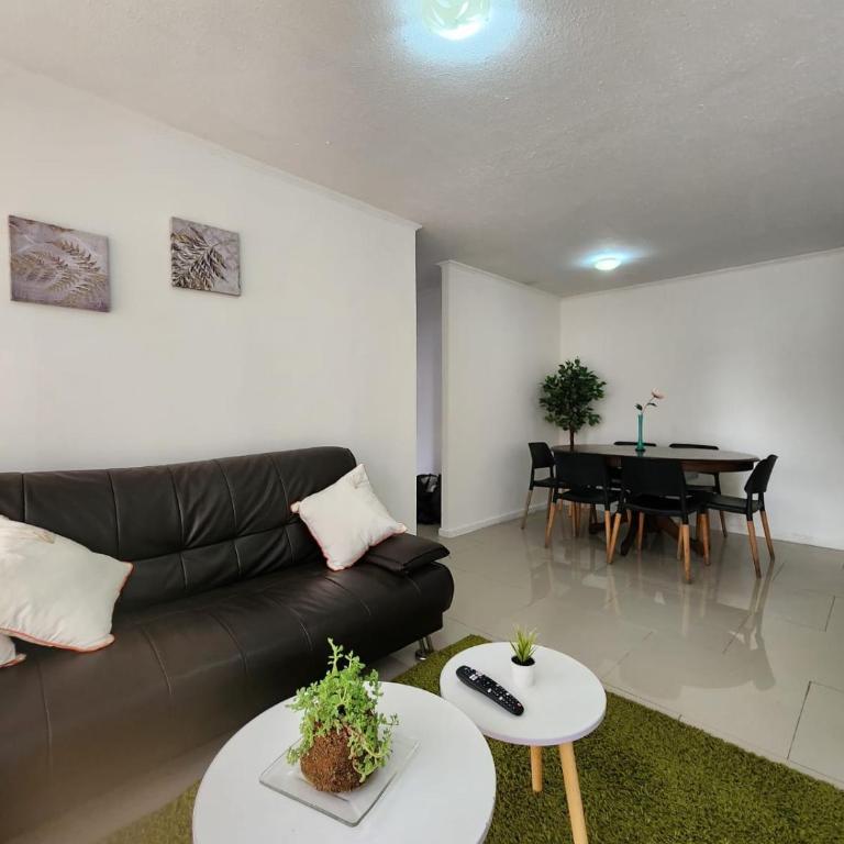 Depto Talca 3D 2B, cable, WiFi y estacionamiento - Three-Bedroom Apartment - 2