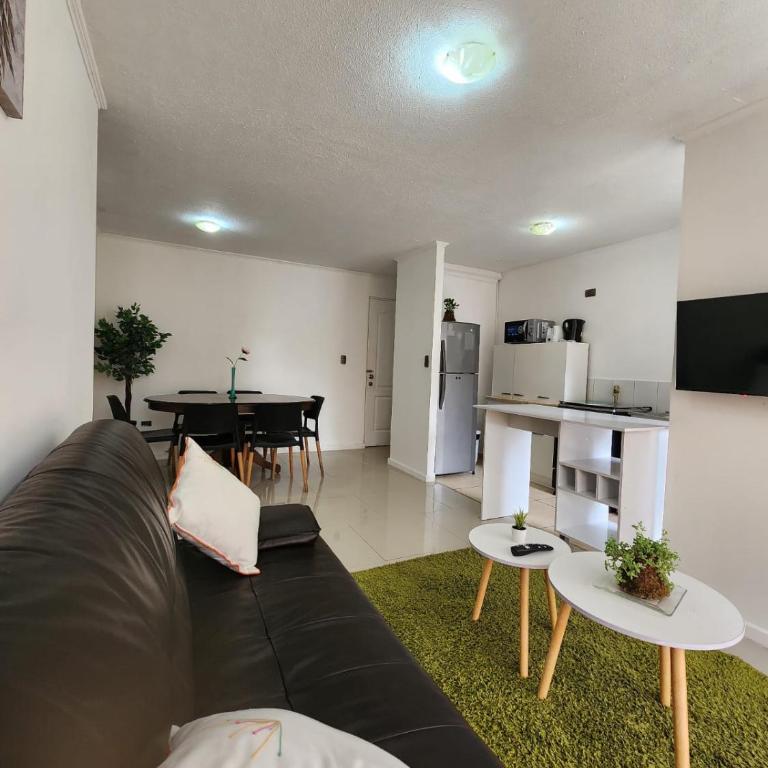 Depto Talca 3D 2B, cable, WiFi y estacionamiento - Three-Bedroom Apartment - 1