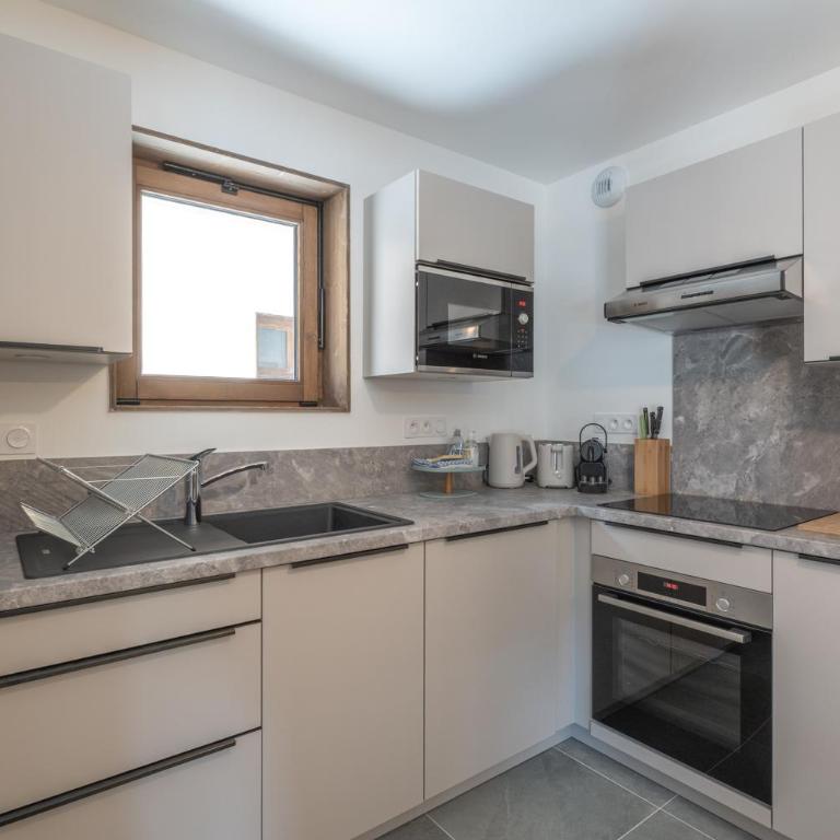 Alpe d Huez Houses - Chez Brems - EXPRESSION - 3 chambres neuf tout proche Alpe Express - Appartement 3 Chambres Premium avec Balcon - 8