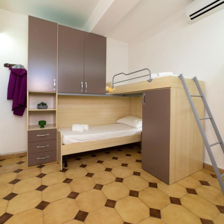 Casa fronte mare a San Saba - Appartamento con 2 Camere da Letto - 12