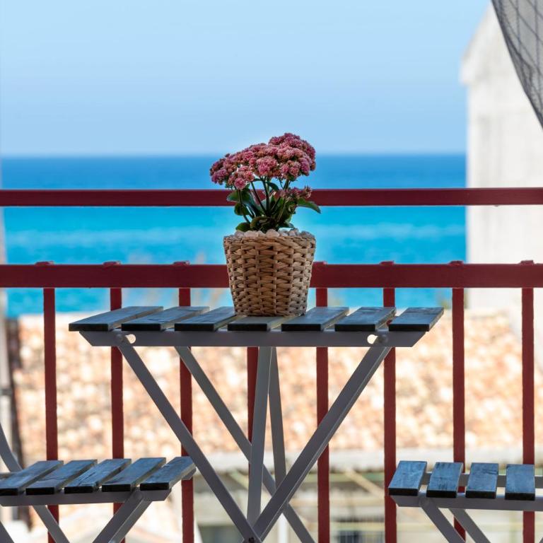 Casa fronte mare a San Saba - Appartamento con 2 Camere da Letto - 24
