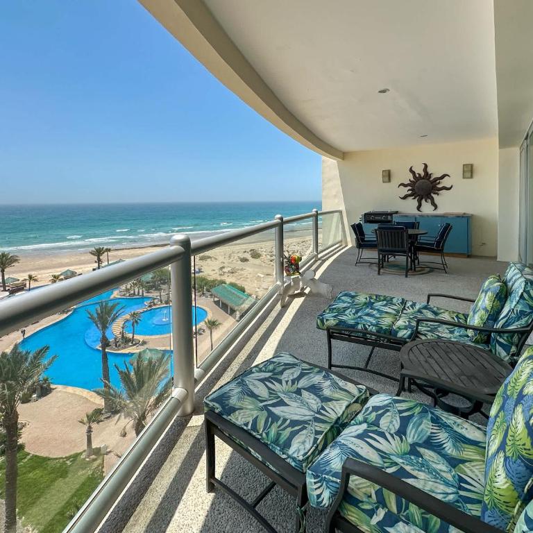 Waves & Relaxation Oceanfront 2BR Family Condo - Apartamento - 1