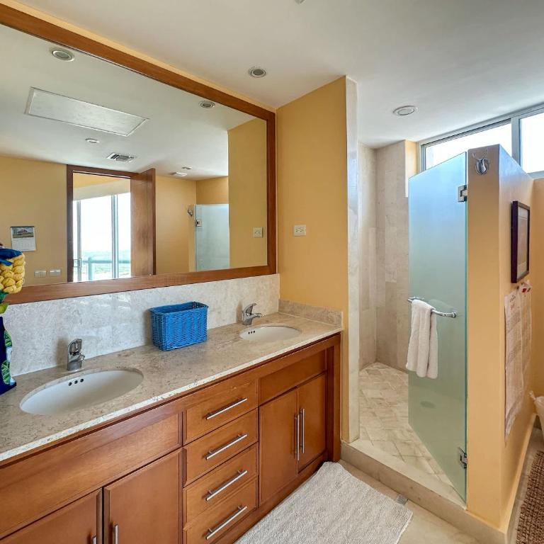 Waves & Relaxation Oceanfront 2BR Family Condo - Apartamento - 39