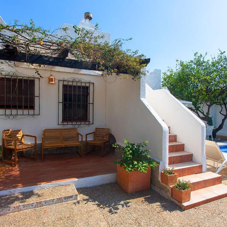 Villa Blanca - Three-Bedroom House - 1