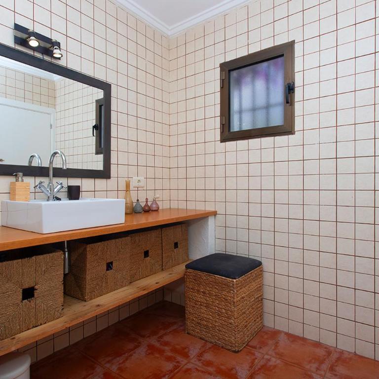 Villa Blanca - Three-Bedroom House - 40