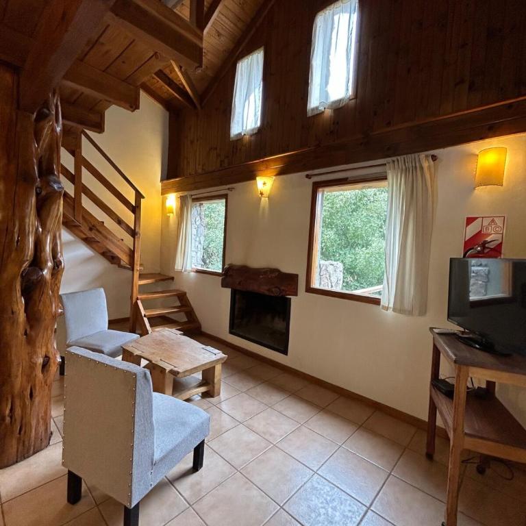 Hermosa cabaña a orillas del rio - Two-Bedroom House - 4