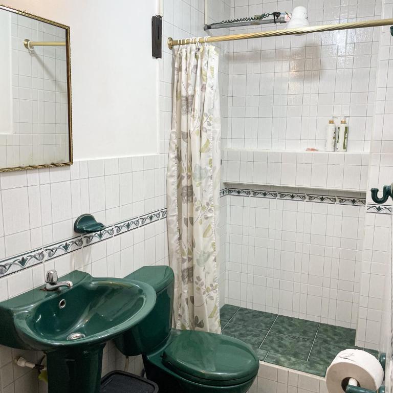 Raíces y Refugio - Habitación privada con baño - Double Room with Private Bathroom - 3