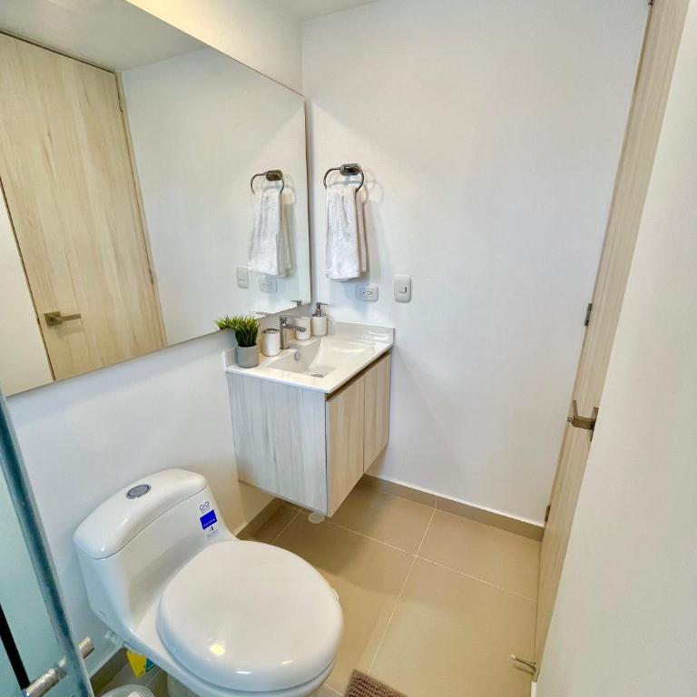 Relax with a views, massage chairs and coffee station - Apartamento de 2 dormitorios con vistas al río - 36