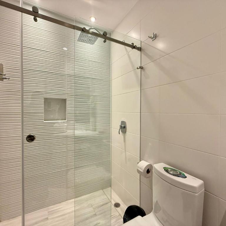 Suite Ejecutiva de Lujo 2 personas, Wi-Fi, cafetera, GYM, Jacuzzy, a 3 minutos del Parque La Carolina - Apartamento de 1 dormitorio - 6