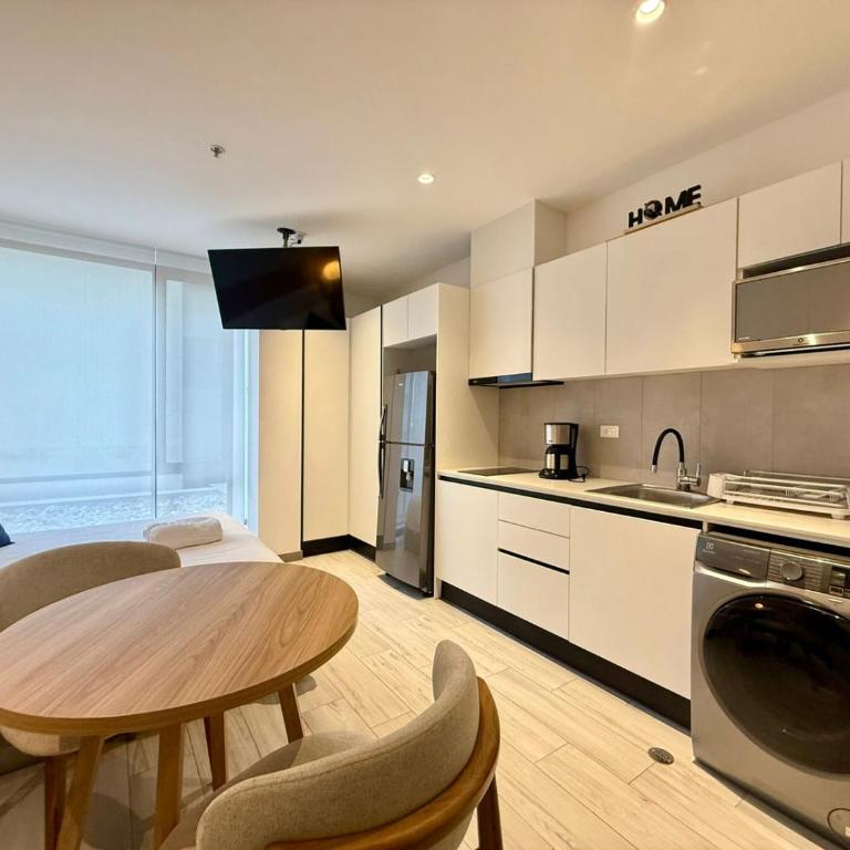 Suite Ejecutiva de Lujo 2 personas, Wi-Fi, cafetera, GYM, Jacuzzy, a 3 minutos del Parque La Carolina - Apartamento de 1 dormitorio - 8