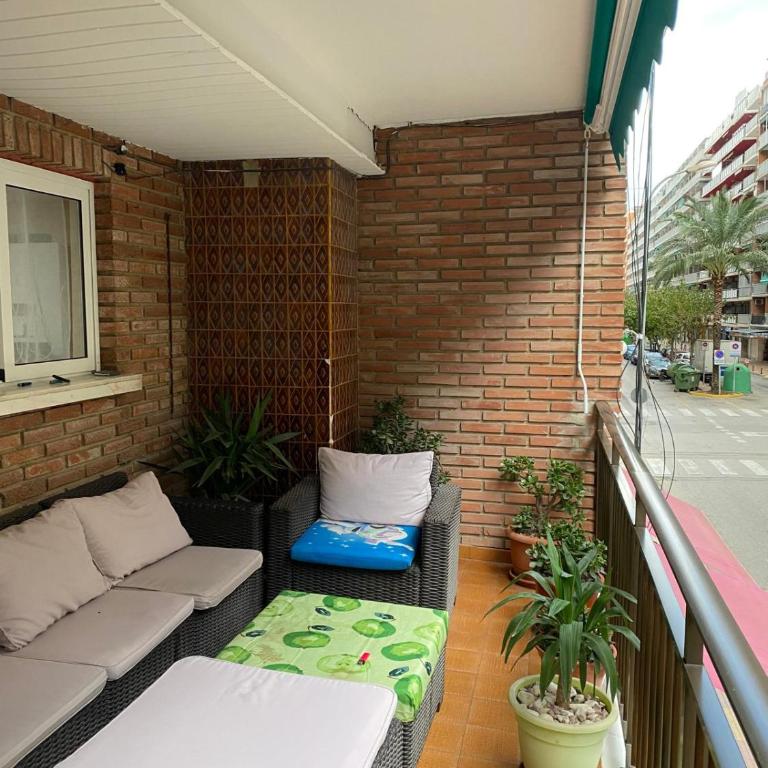 Apartamento en Cullera playa con amplio balcón - Three-Bedroom Apartment - 1