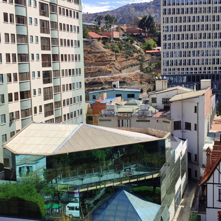 Flamante y Moderno Garzonier con la mejor Ubicación en Sopocachi - Two-Bedroom Apartment - 3