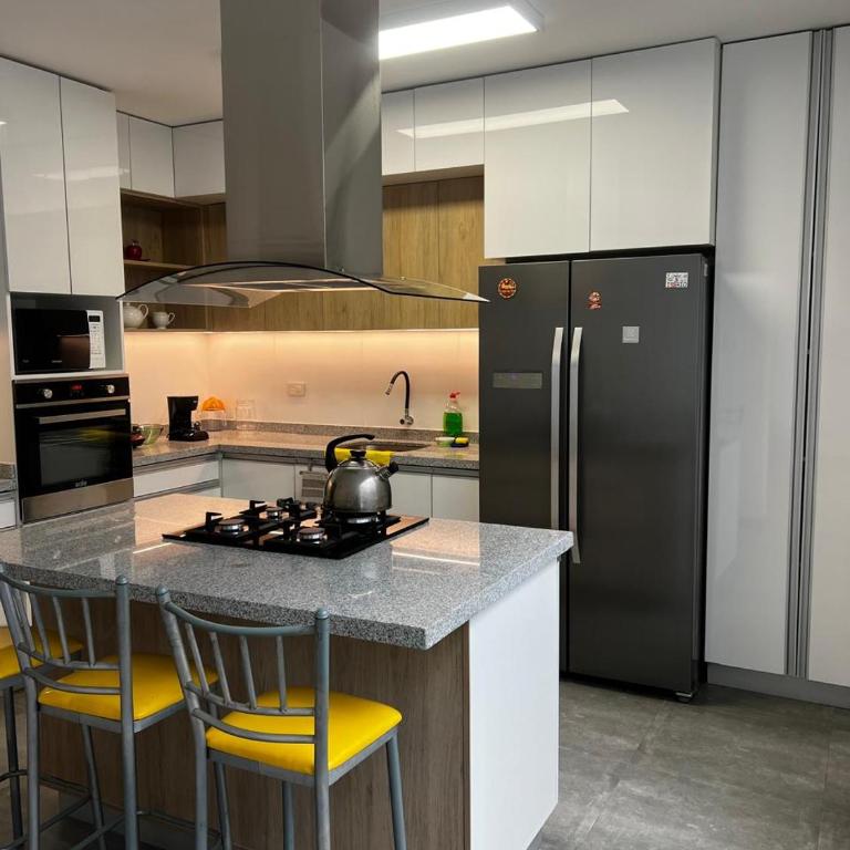 Amplio y acogedor departamento de 130m2 - 2do piso - Three-Bedroom Apartment - 9