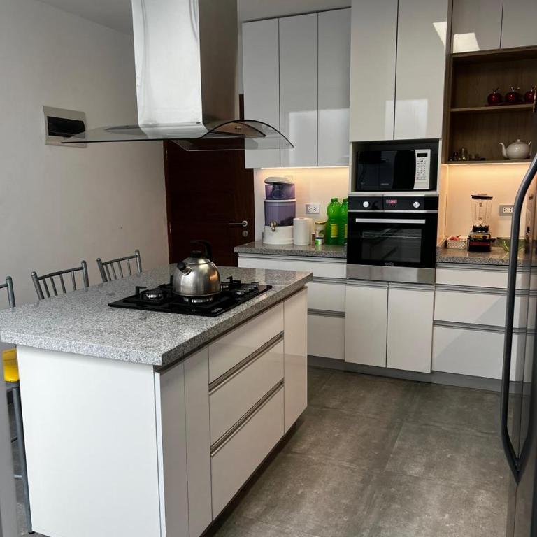 Amplio y acogedor departamento de 130m2 - 2do piso - Three-Bedroom Apartment - 12