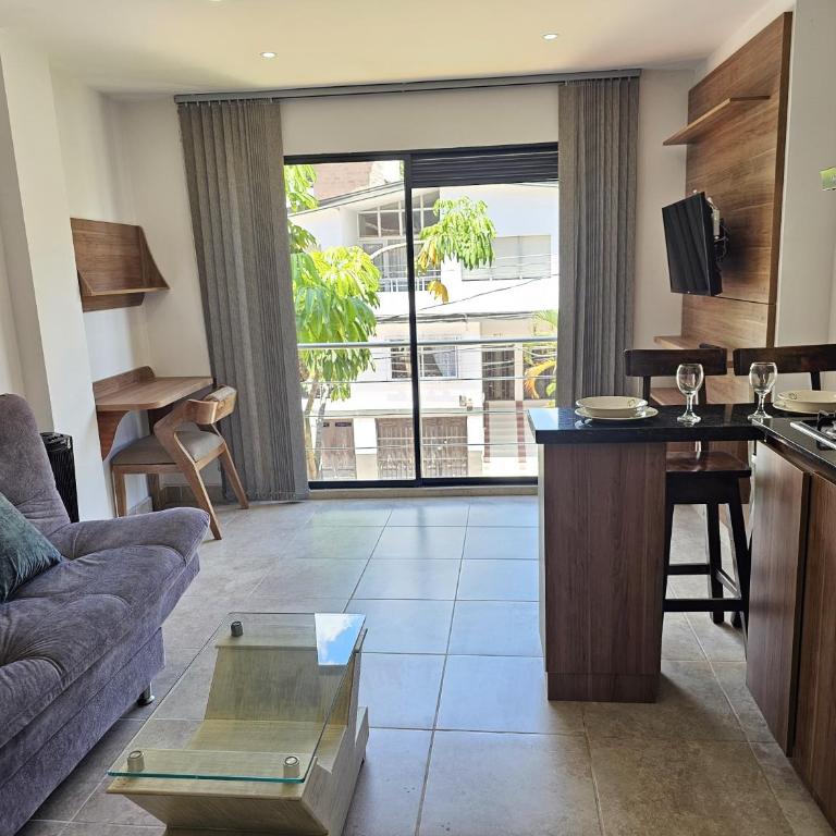 Apto Confortable en Zona Exclusiva de Laureles Medellín 401 Tranquilidad y cerca a todo - One-Bedroom Apartment - 1