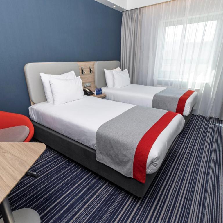 Holiday Inn Express Geneva Airport by IHG - Chambre Lits Jumeaux Standard - Petit-Déjeuner Gratuit - 3
