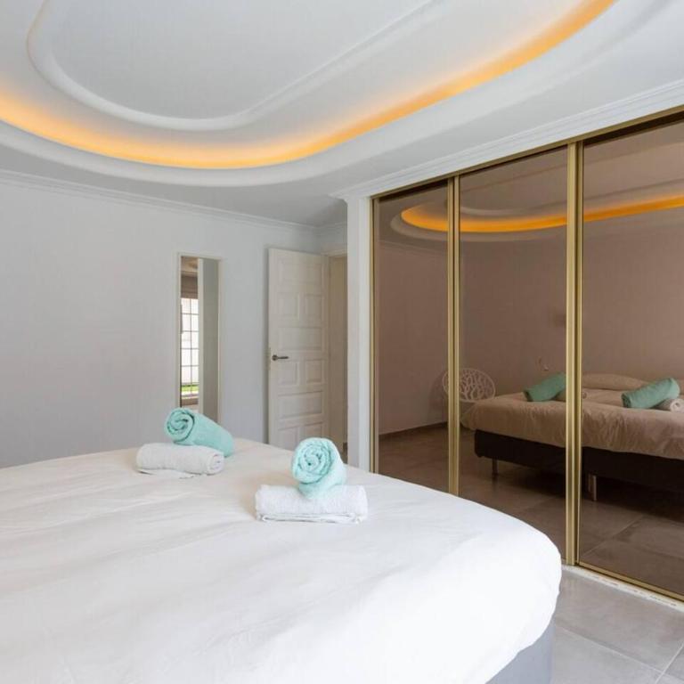 Alamos Park-stunning villa in HUGE private grounds - Villa Deluxe - 12