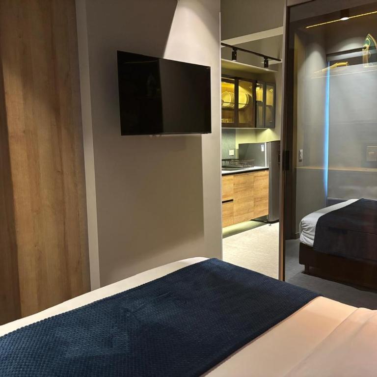 Espectacular Apartaestudio con Piscina sobre la calle 100 - Double Room with Mountain View - 3