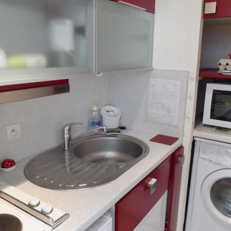 Appartement Jardin 3 Pièces à 80m de la Mer avec Parking Privatif - FR-1-712-98 - Apartment - 3