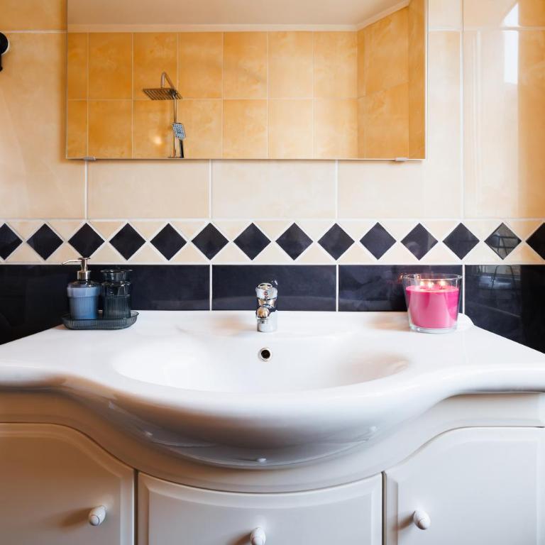 Sunwave with Terrace 280 Mbps Old Town Renovated - Three-Bedroom Premium Apartment with Balcony - 37