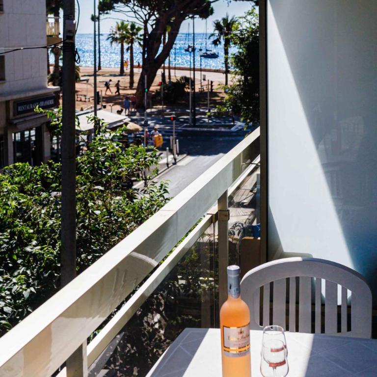 Spacieux logement en bord de mer - Appartement 1 Chambre - 1