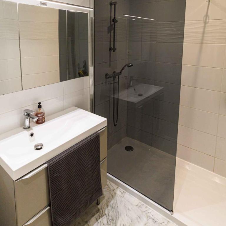 Spacieux logement en bord de mer - Appartement 1 Chambre - 11