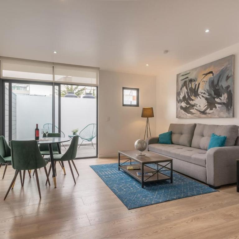 City Gem WiFi, Laundry, Parking, Ideal Location - Apartamento - 14