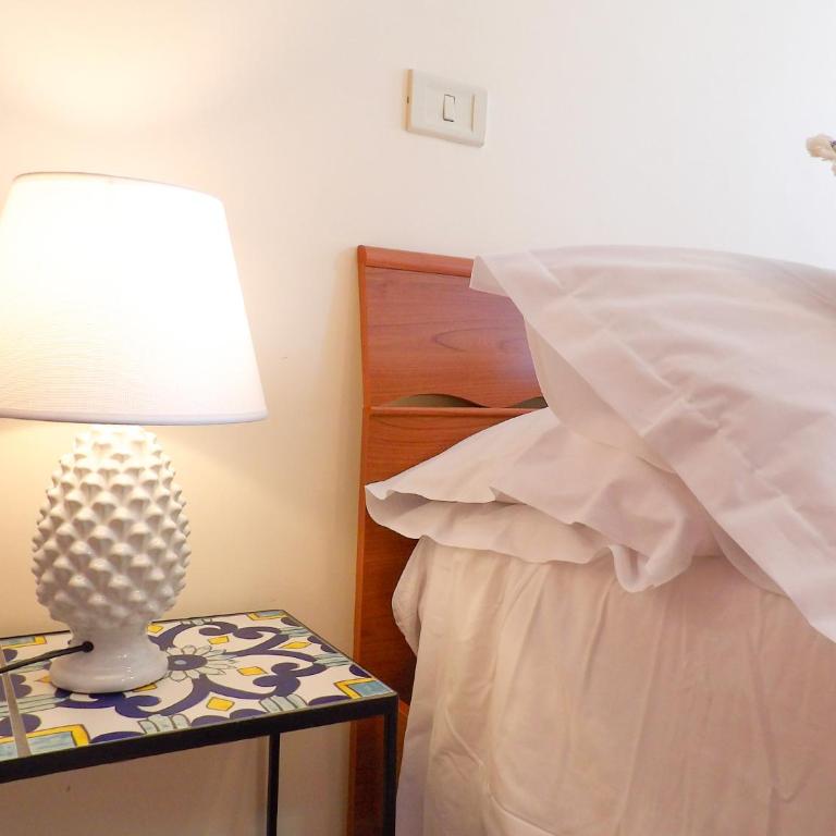 San Nicolas House, Loft Luminoso in Centro, easy car access - One-Bedroom Apartment - 7