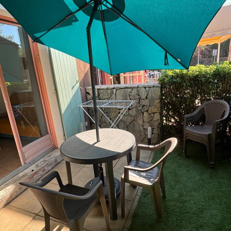 Studio Albatros Terrasse en RDJ Parking privé Piscine proche Golf, Tennis Grasse - Studio avec Terrasse - 17