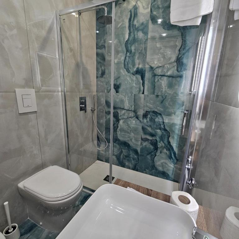 B&B Napoli Centrale Room&Jacuzzi - Camera Matrimoniale Deluxe con Vasca - 20