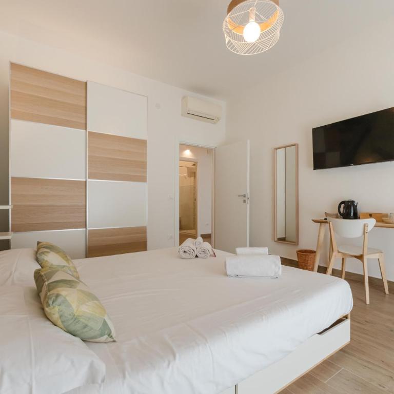 Smart Arena Rooms - 10 minuti dall'Arena - Camera Matrimoniale con Bagno in Comune - 3