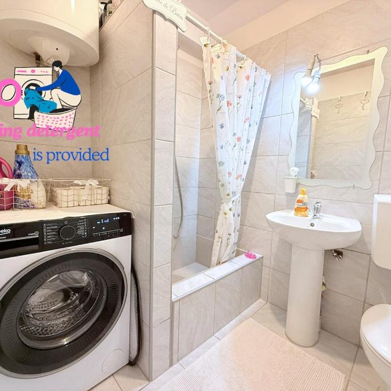 Riverside near Centre, Balcony and Free Parking - Two-Bedroom Apartment - 11