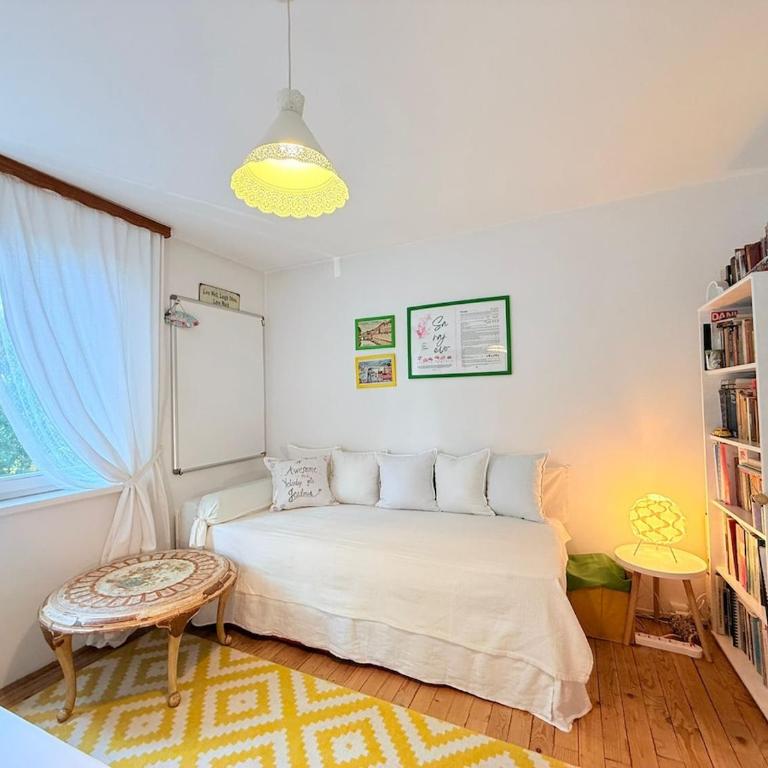 Riverside near Centre, Balcony and Free Parking - Two-Bedroom Apartment - 20
