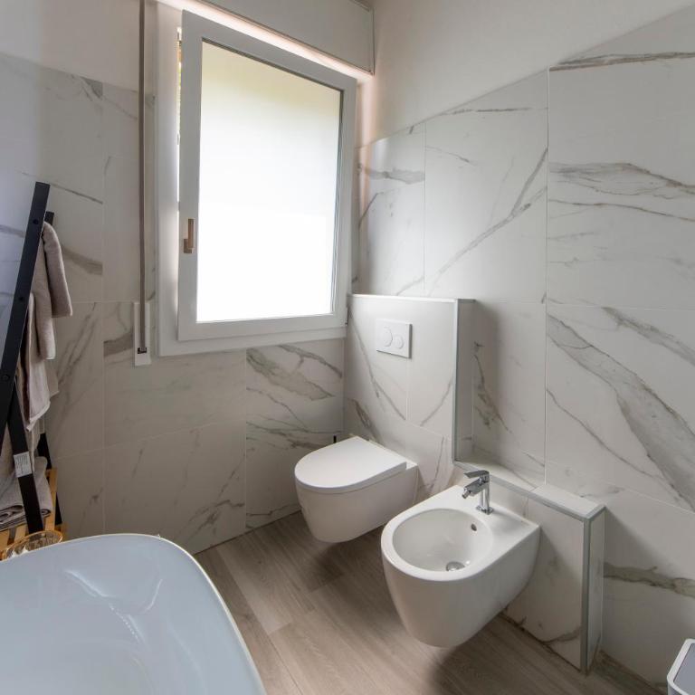 HouSmart Dagnini 22 - Appartamento con 2 Camere da Letto - 40