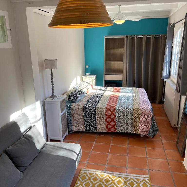 Charming Villa, Sunroof, big pool & olive trees - Villa - 29