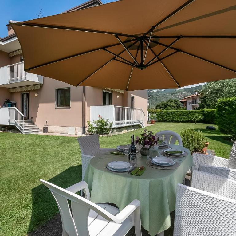 The Olive Tree Garden With Mountain View - Happy Rentals - Apartment with Balcony - 2