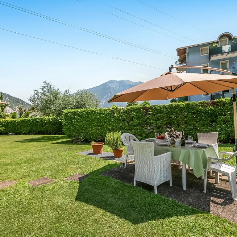 The Olive Tree Garden With Mountain View - Happy Rentals - Apartment with Balcony - 8