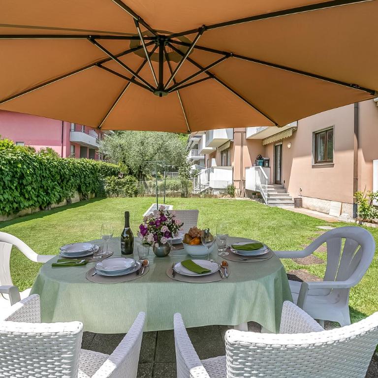 The Olive Tree Garden With Mountain View - Happy Rentals - Apartment with Balcony - 10