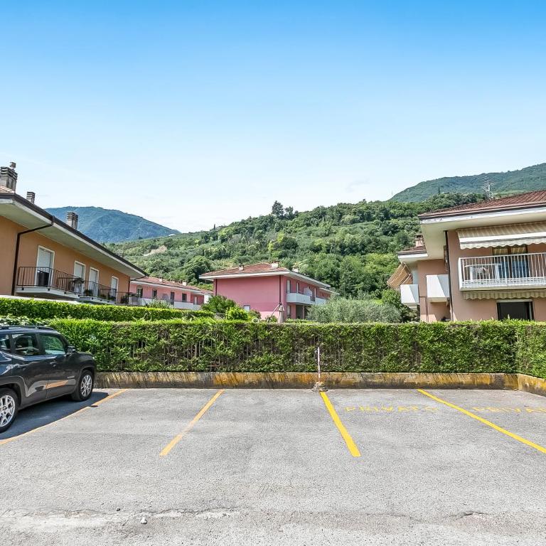 The Olive Tree Garden With Mountain View - Happy Rentals - Apartment with Balcony - 13