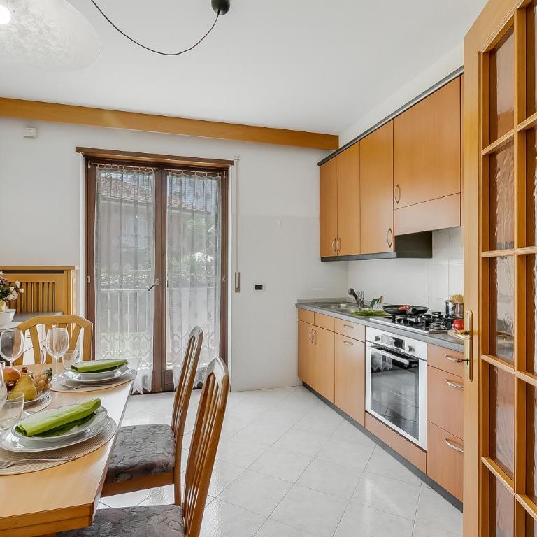 The Olive Tree Garden With Mountain View - Happy Rentals - Apartment with Balcony - 16