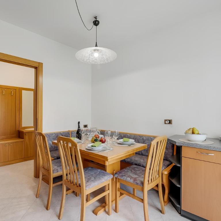 The Olive Tree Garden With Mountain View - Happy Rentals - Apartment with Balcony - 17