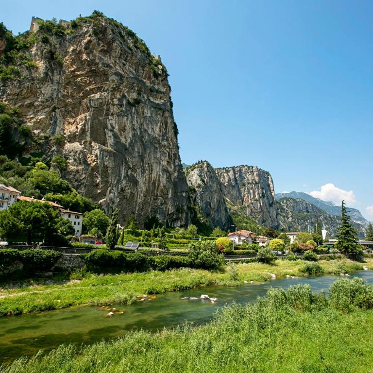 The Olive Tree Garden With Mountain View - Happy Rentals - Apartment with Balcony - 25